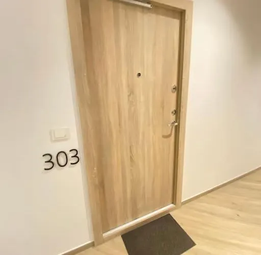 Warm And Light Loft Near Centre