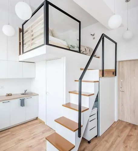 Warm And Light Loft Near Centre Апартаменты *